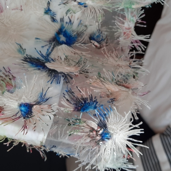 Simons embroidered floral skirt, white, size small - Picture 3 of 4